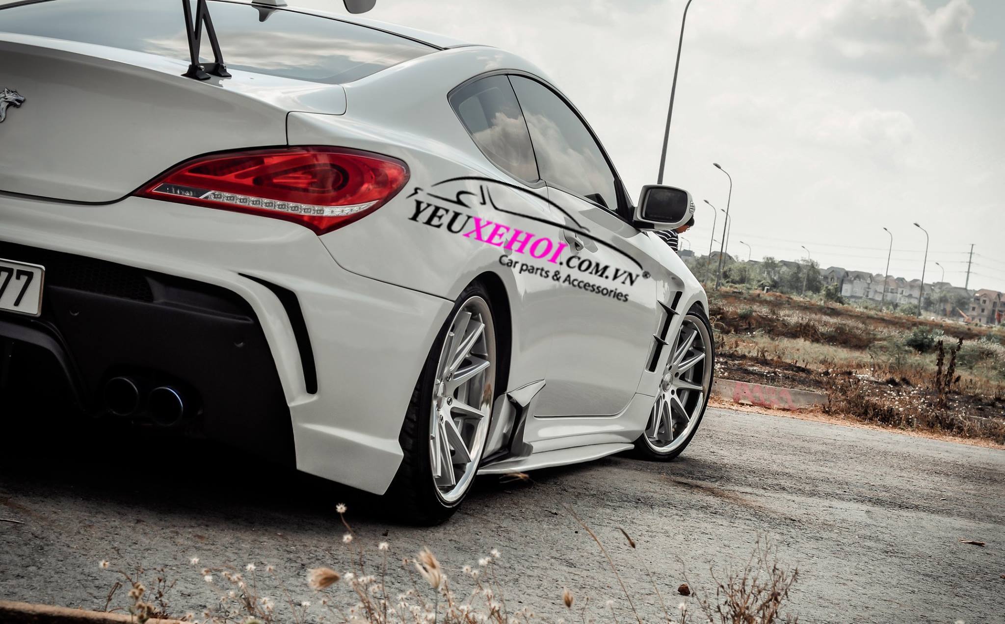 GENESIS COUPE / RES EXHAUT / ĐỐT LỐP