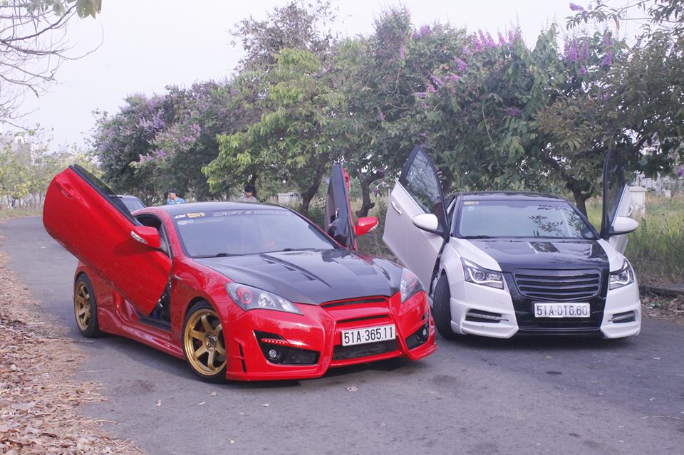 GENESIS COUPE / LAMBO DOORS 
