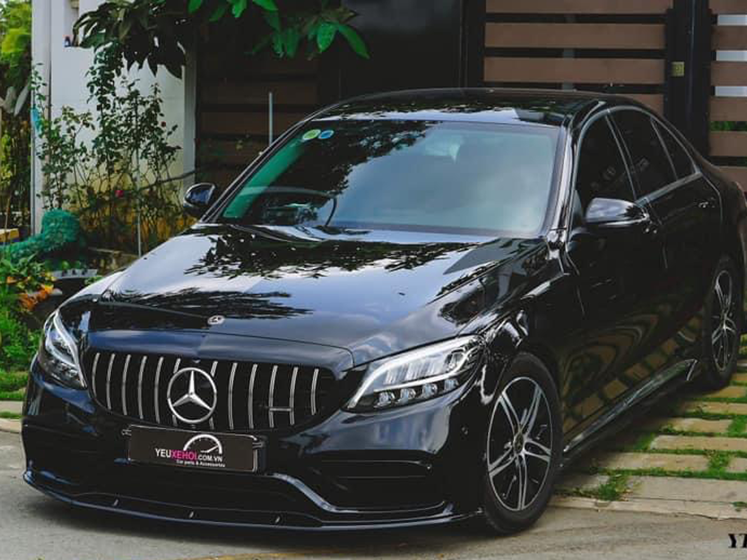 MERCEDES C180 LỘT XÁC HOÀN TOÀN KHI LÊN BODYKIT C63 / TOPONE