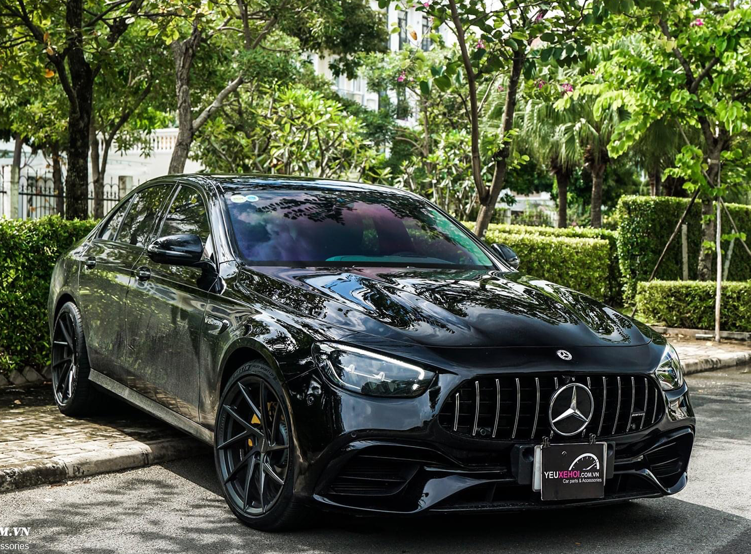 MERCEDES E200 LÊN BODYKIT E63s 1:1 TOPONE / MÂM 305FORGED 20INCHES (MONO FORGED)
